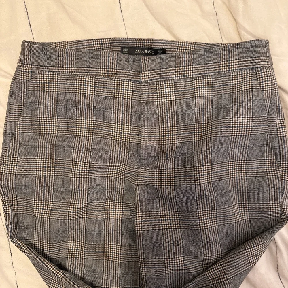 Zara Gray Plaid Trousers - Picture 3 of 4